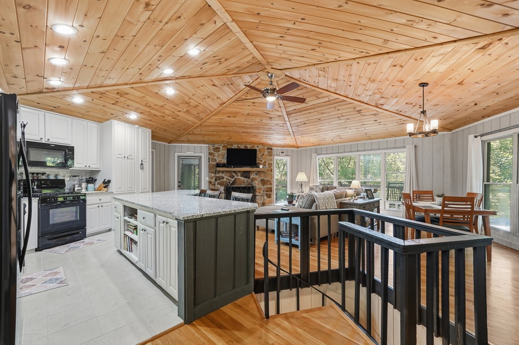 775 Mountain Oak Road Property Photo 4