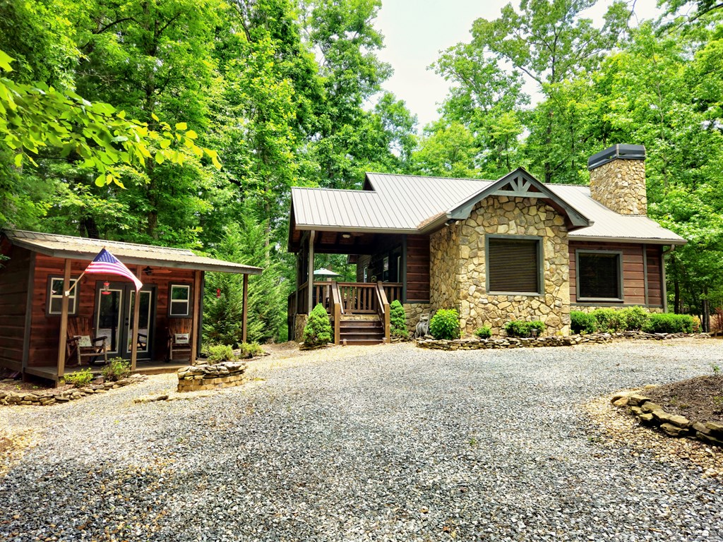 211 Winding Brook Trail Property Photo 3