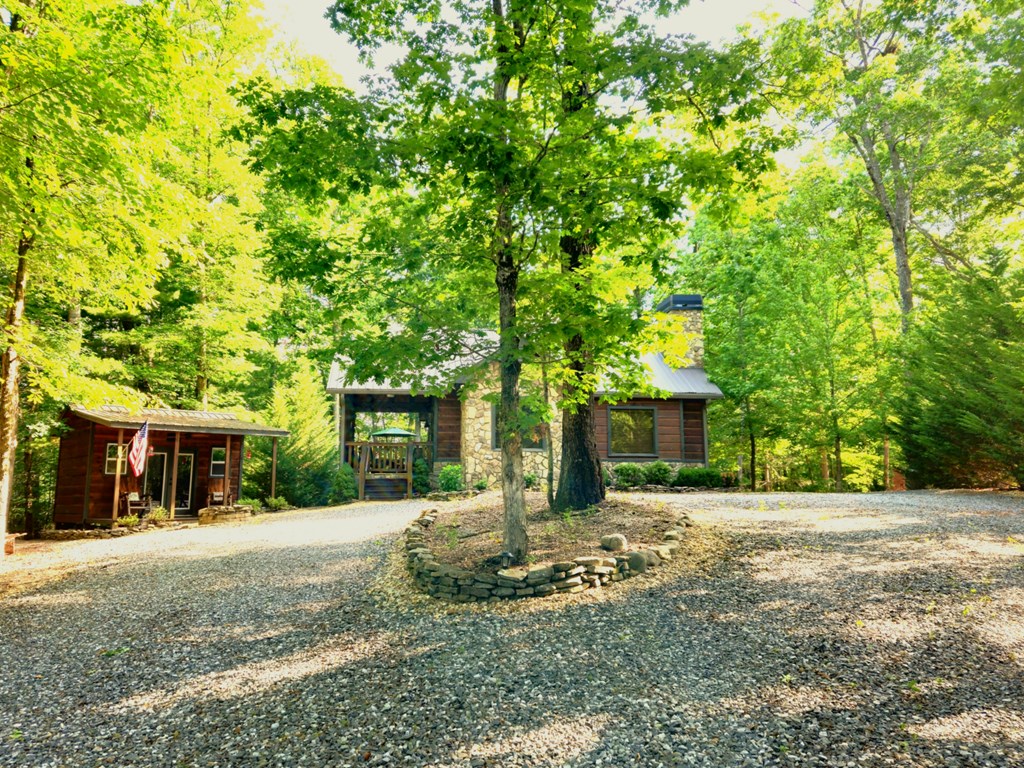 211 Winding Brook Trail Property Photo 11