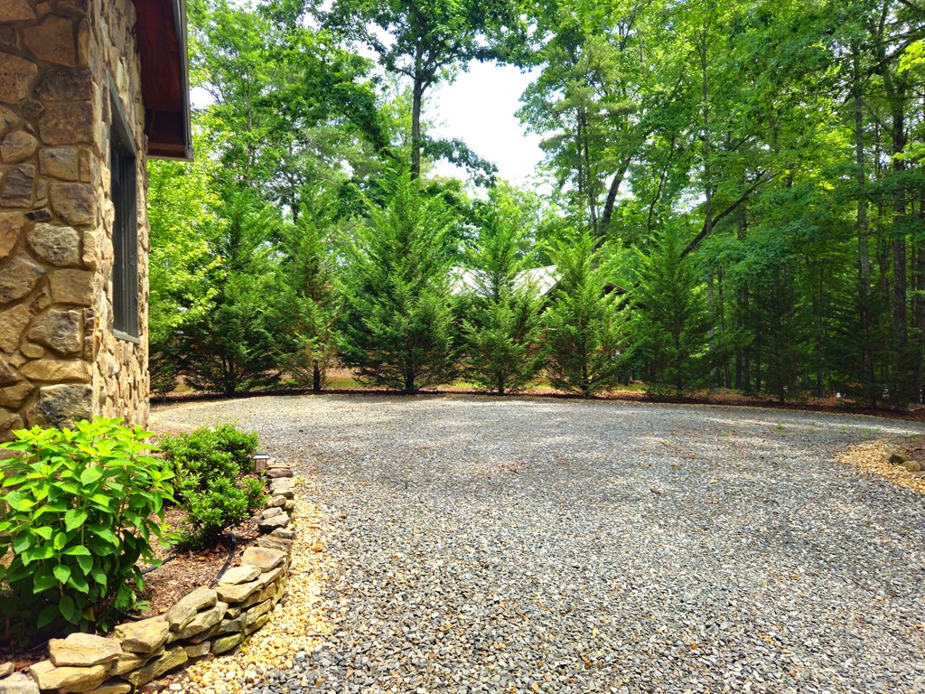 211 Winding Brook Trail Property Photo 14