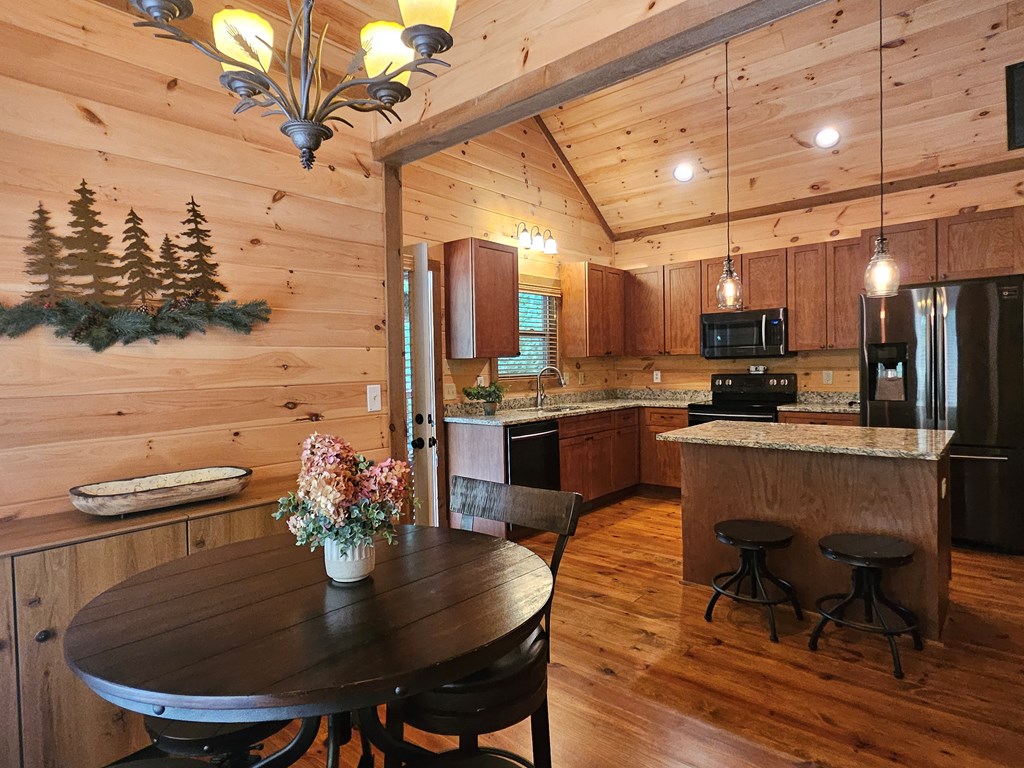 211 Winding Brook Trail Property Photo 26