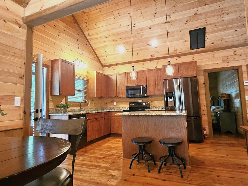 211 Winding Brook Trail Property Photo 27