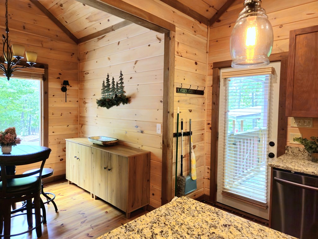 211 Winding Brook Trail Property Photo 28