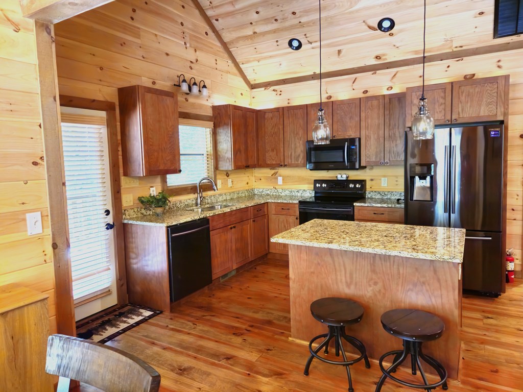 211 Winding Brook Trail Property Photo 29