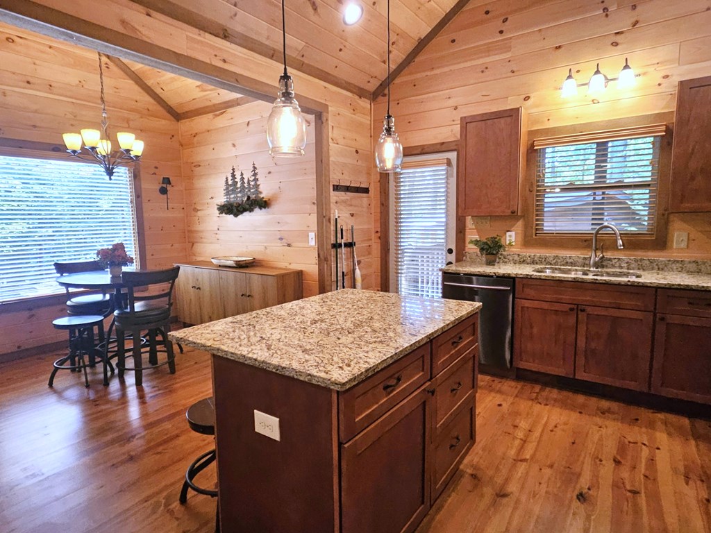 211 Winding Brook Trail Property Photo 31