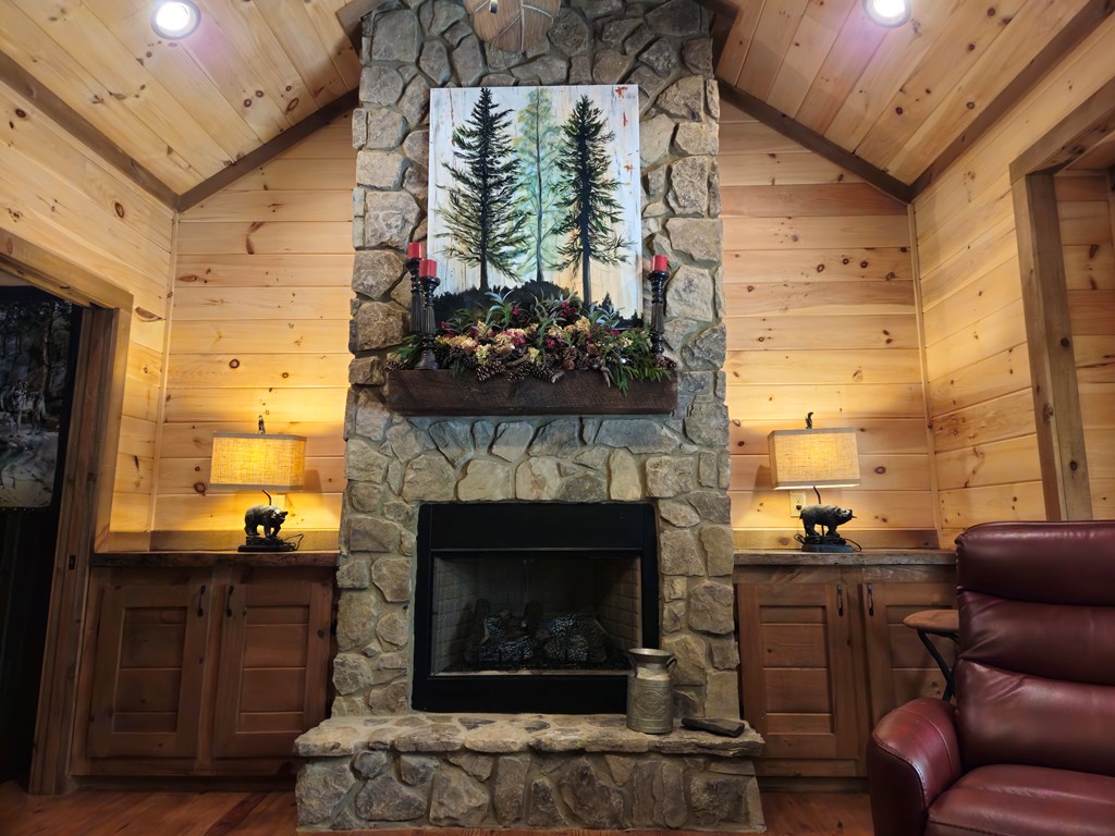 211 Winding Brook Trail Property Photo 37
