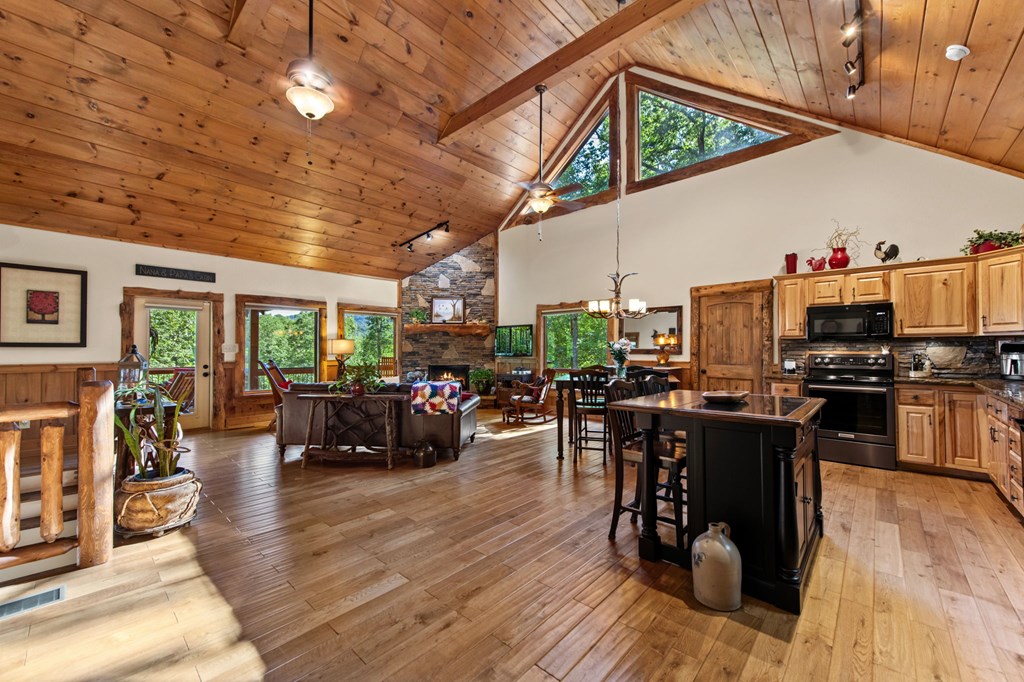 169 Walnut Mountain Road Property Photo 4