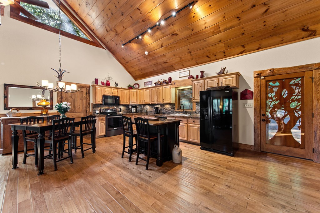 169 Walnut Mountain Road Property Photo 6