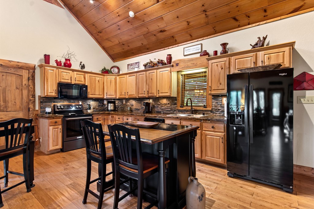 169 Walnut Mountain Road Property Photo 8