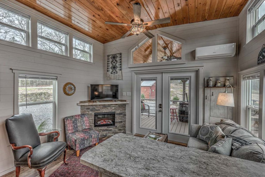 476 Property Photo 23