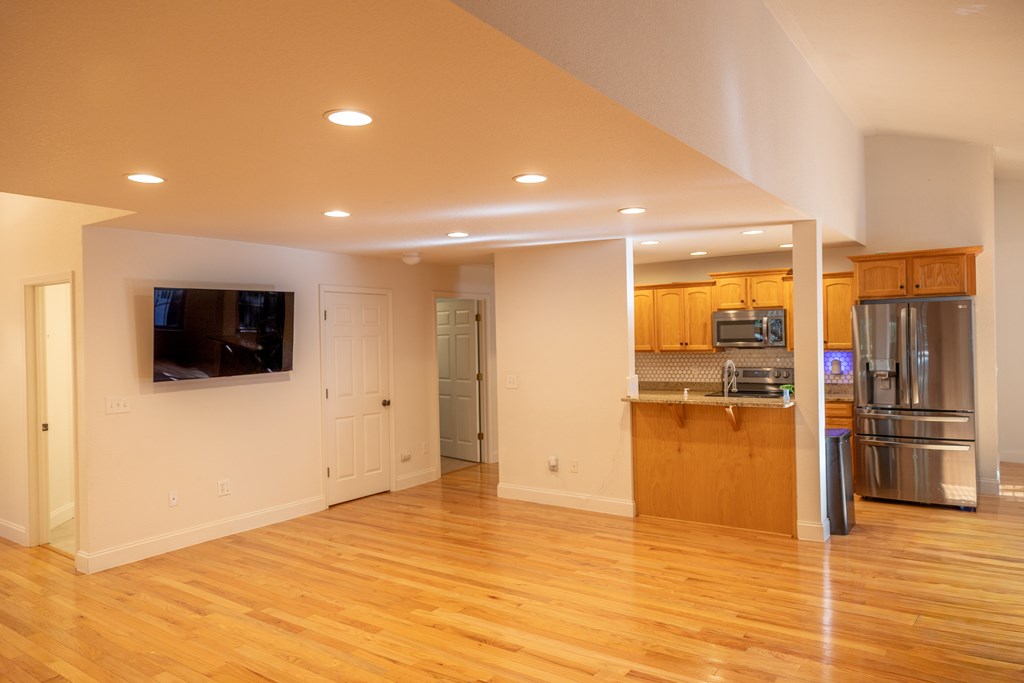 182 Oak Hills Drive Property Photo 4