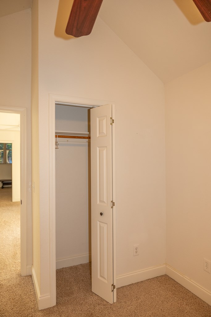 182 Oak Hills Drive Property Photo 18