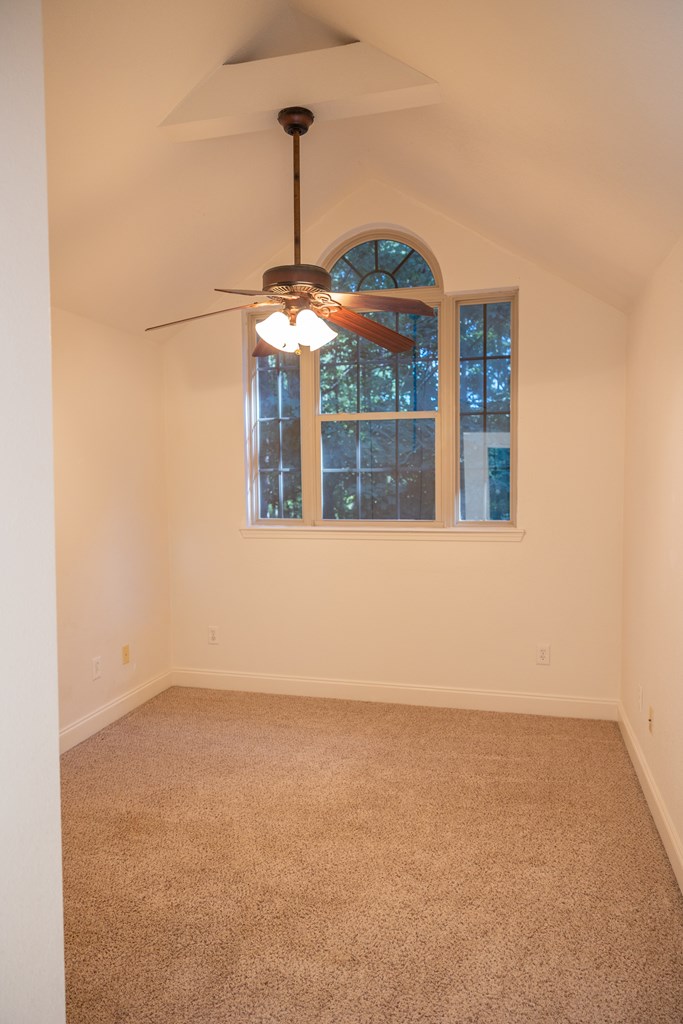 182 Oak Hills Drive Property Photo 19