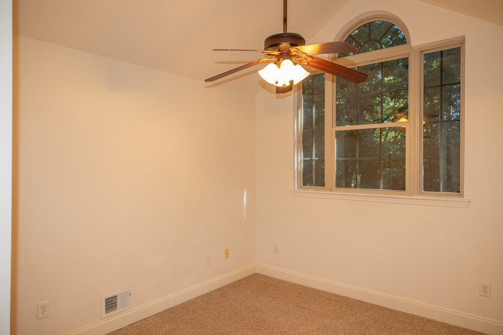 182 Oak Hills Drive Property Photo 39
