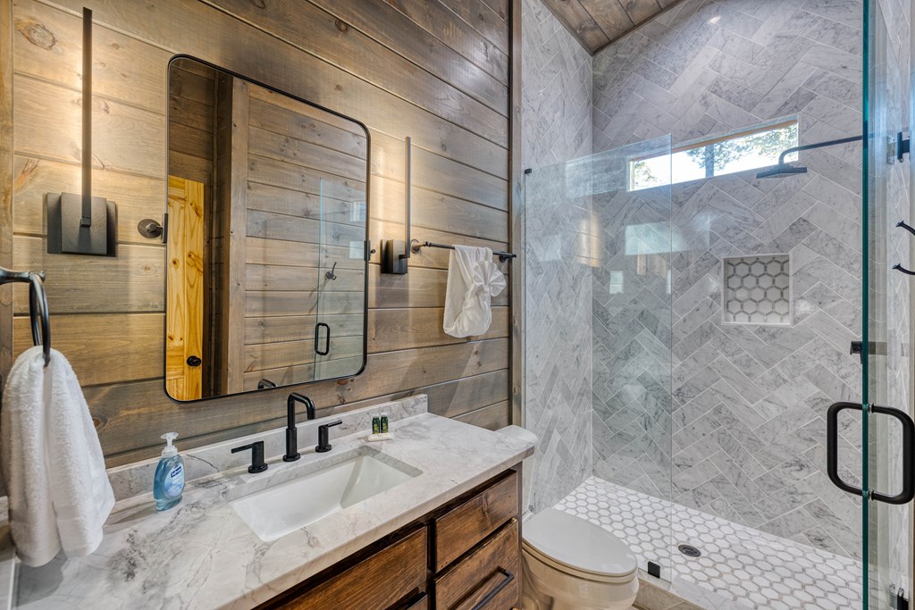 25 Quail Hollow Property Photo 8