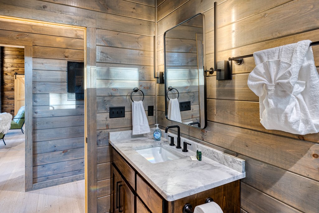25 Quail Hollow Property Photo 9