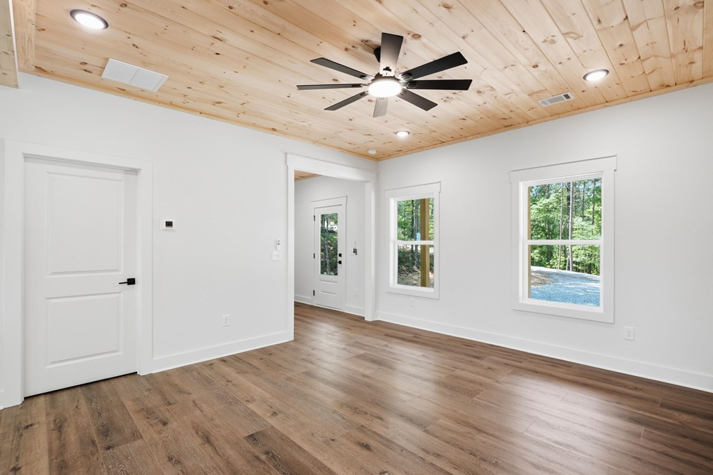 1600 Dover Drive Property Photo 10