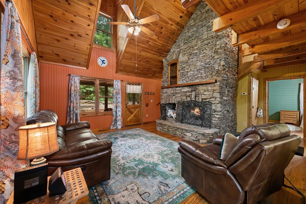421 Twin Creeks Property Photo 6