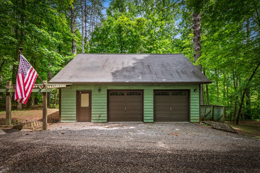 421 Twin Creeks Property Photo 8