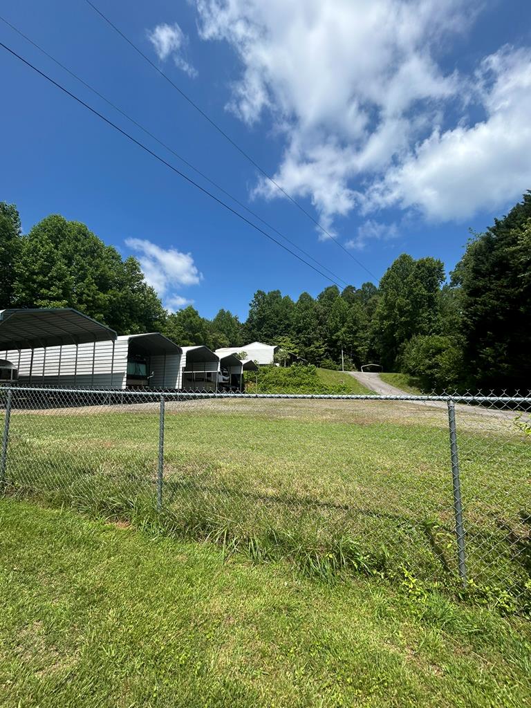 2936 Hwy 175 Property Photo 10