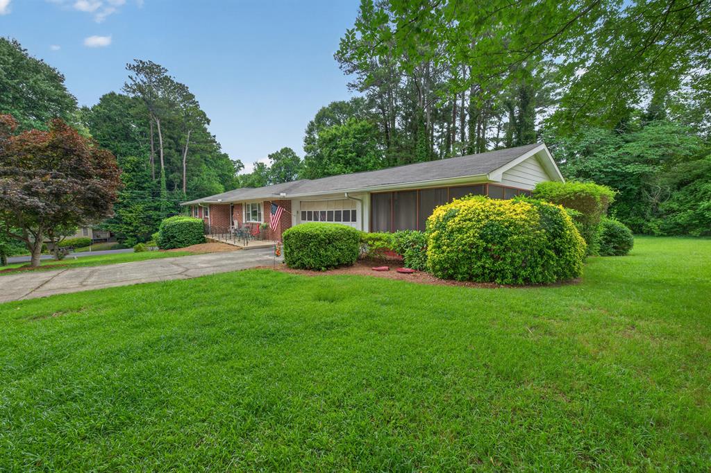 940 Chesterfield Drive Property Photo 1