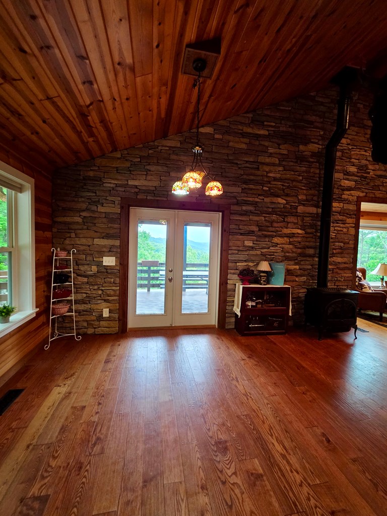 32 Ivey Ridge Property Photo 14