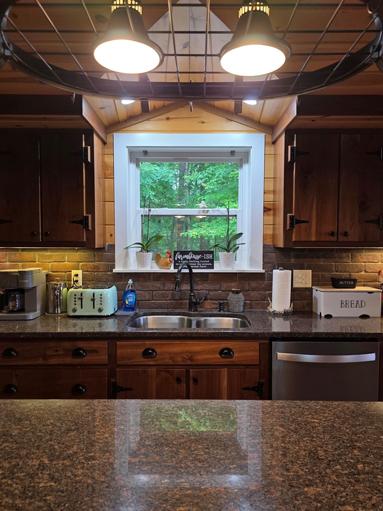 32 Ivey Ridge Property Photo 15