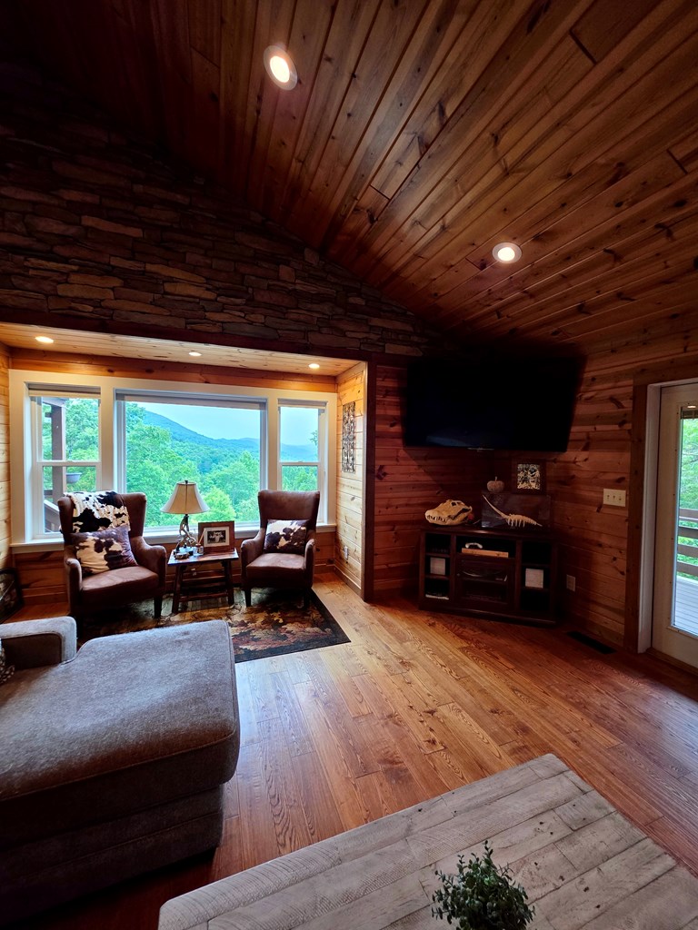 32 Ivey Ridge Property Photo 18