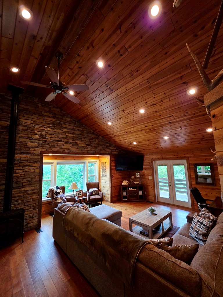 32 Ivey Ridge Property Photo 19