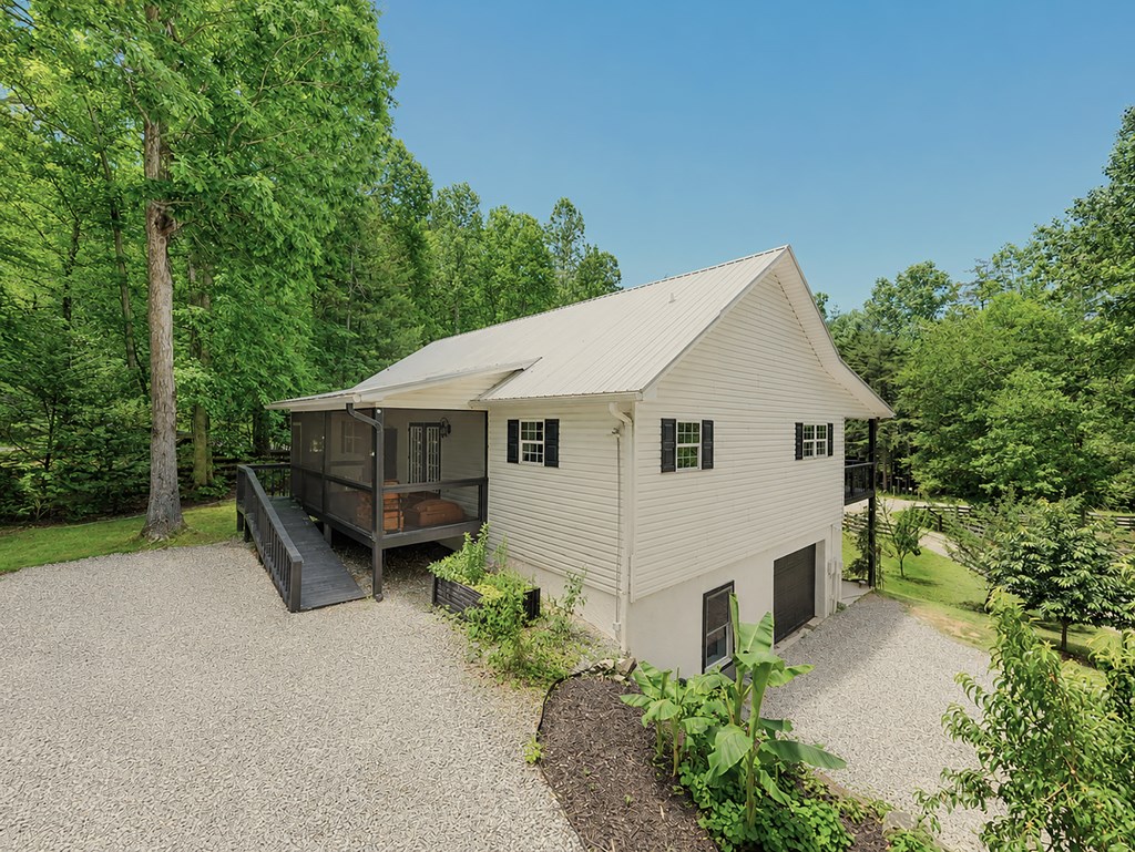 18 Tranquility Trail Property Photo 5