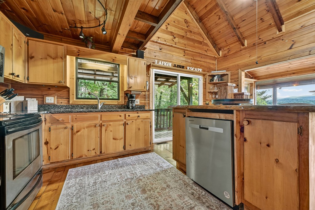 277 Hickory Nut Trail Property Photo 7