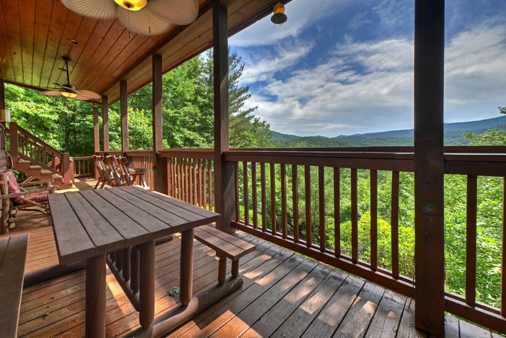 277 Hickory Nut Trail Property Photo 9