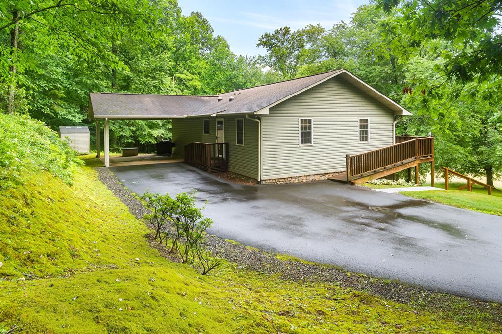 3318 Old Hwy 64e Property Photo 1