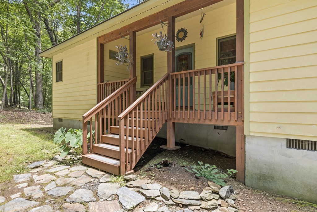 200 Artist Way Property Photo 3
