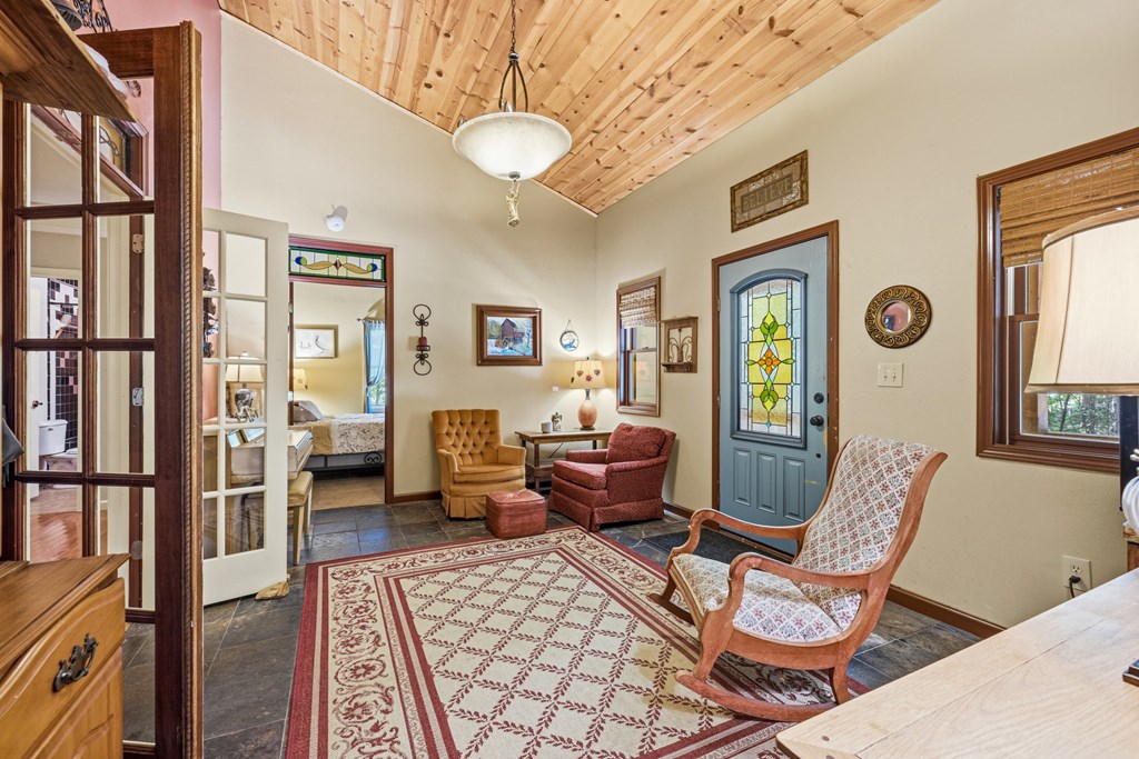 200 Artist Way Property Photo 5
