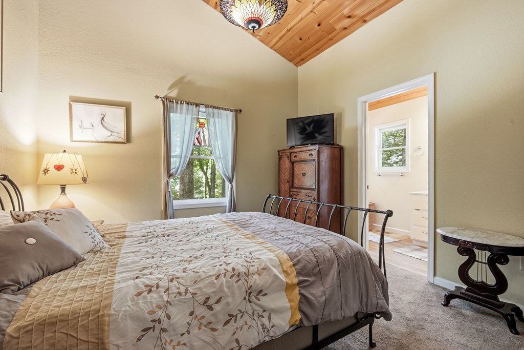 200 Artist Way Property Photo 14