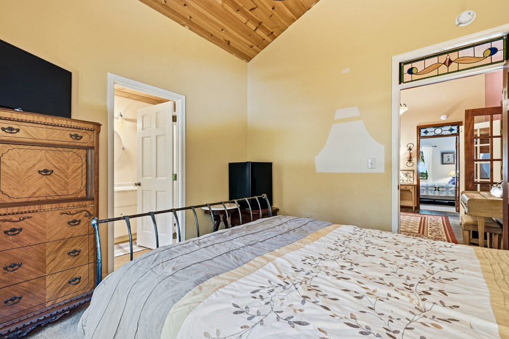 200 Artist Way Property Photo 15