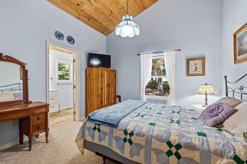 200 Artist Way Property Photo 19