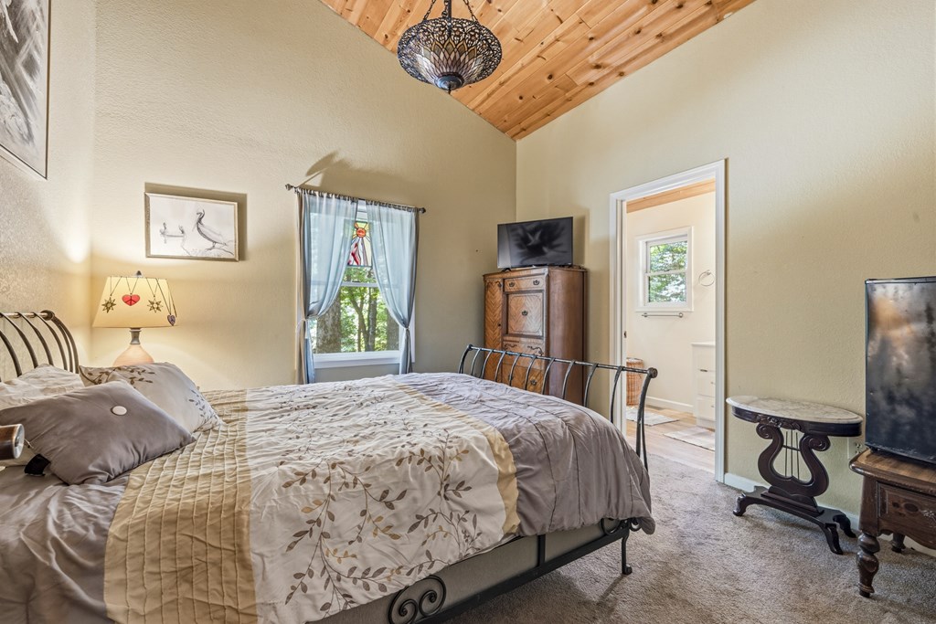 200 Artist Way Property Photo 20