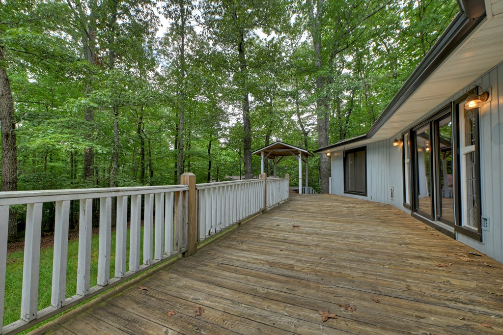 1076 Riverview Drive Property Photo 3