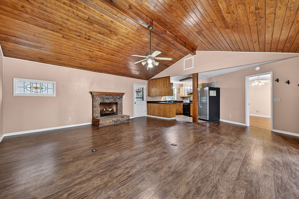 1076 Riverview Drive Property Photo 7