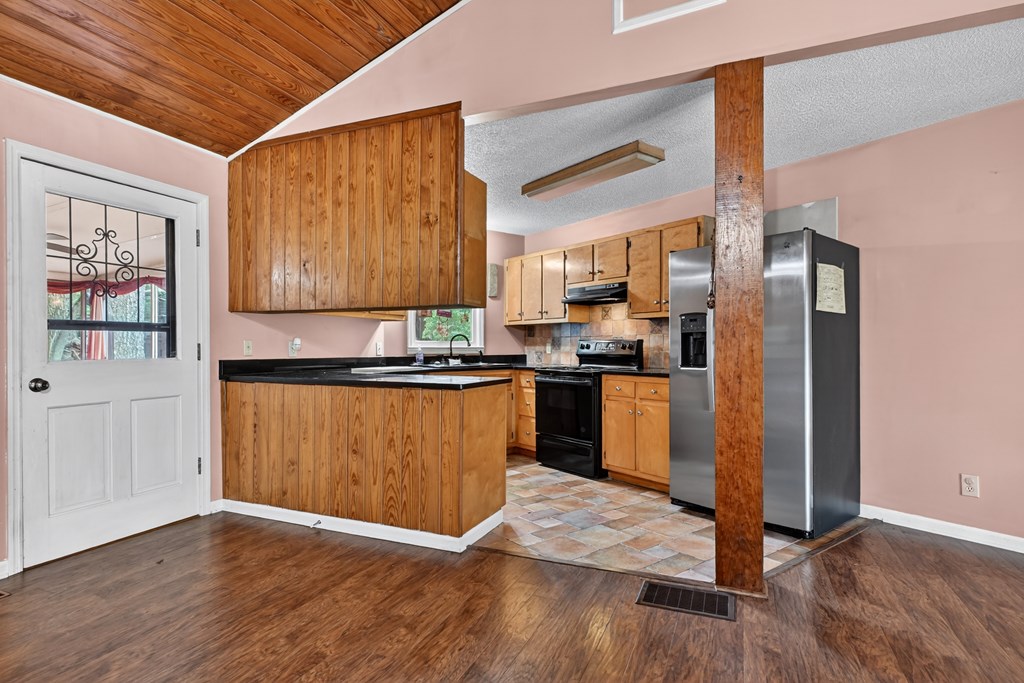 1076 Riverview Drive Property Photo 9