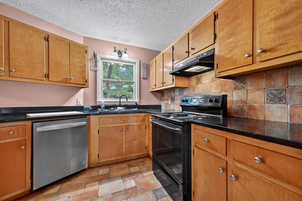 1076 Riverview Drive Property Photo 10