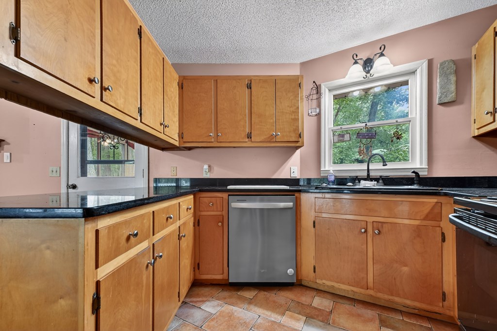 1076 Riverview Drive Property Photo 11