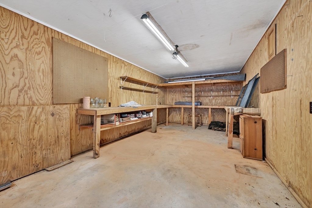 1076 Riverview Drive Property Photo 25