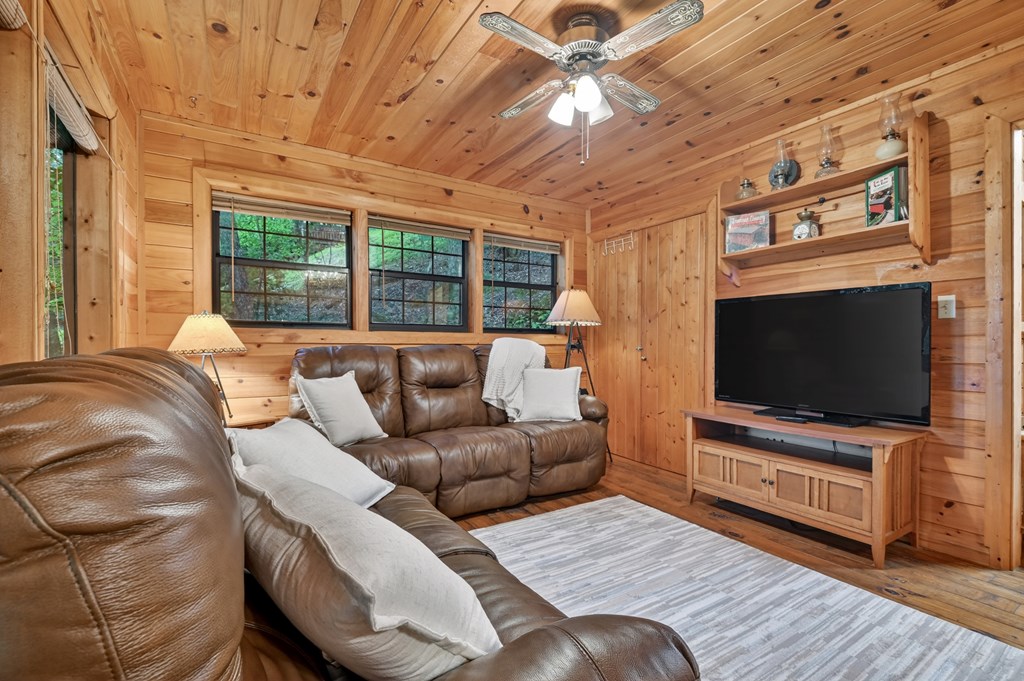 415 Walnut Mountain Road Property Photo 23