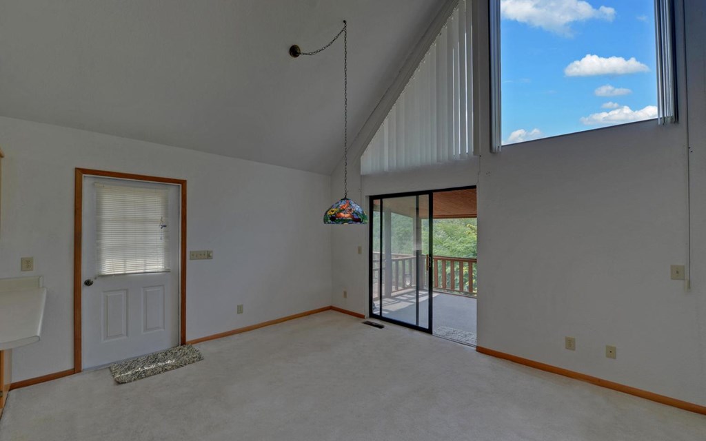 215 Black Bear Ridge Road Property Photo 6