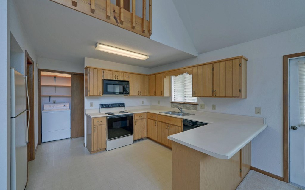 215 Black Bear Ridge Road Property Photo 8