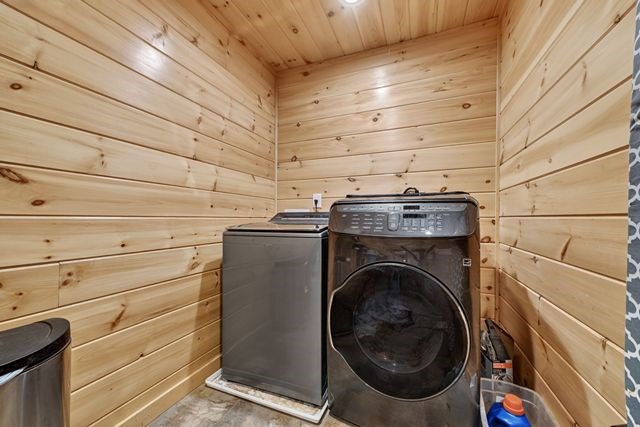 384 Dean Road Property Photo 32
