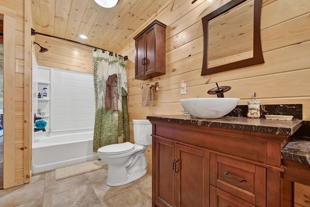 384 Dean Road Property Photo 42